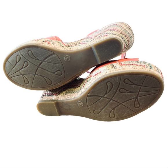 White mountain shoes wedges 3.5” Aztec design size 6 leather uppers and  flower - Picture 6 of 8